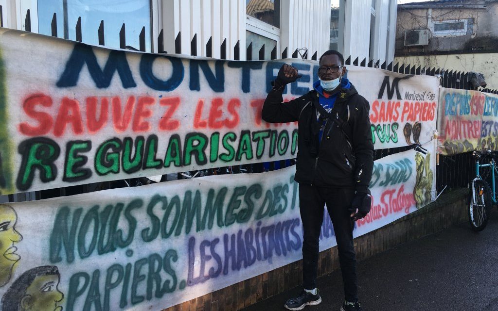 « Passer le permis, avoir un logement, une carte bleue, rien de tout cela n’est possible » : Kandé Touré, une vie sans papiers