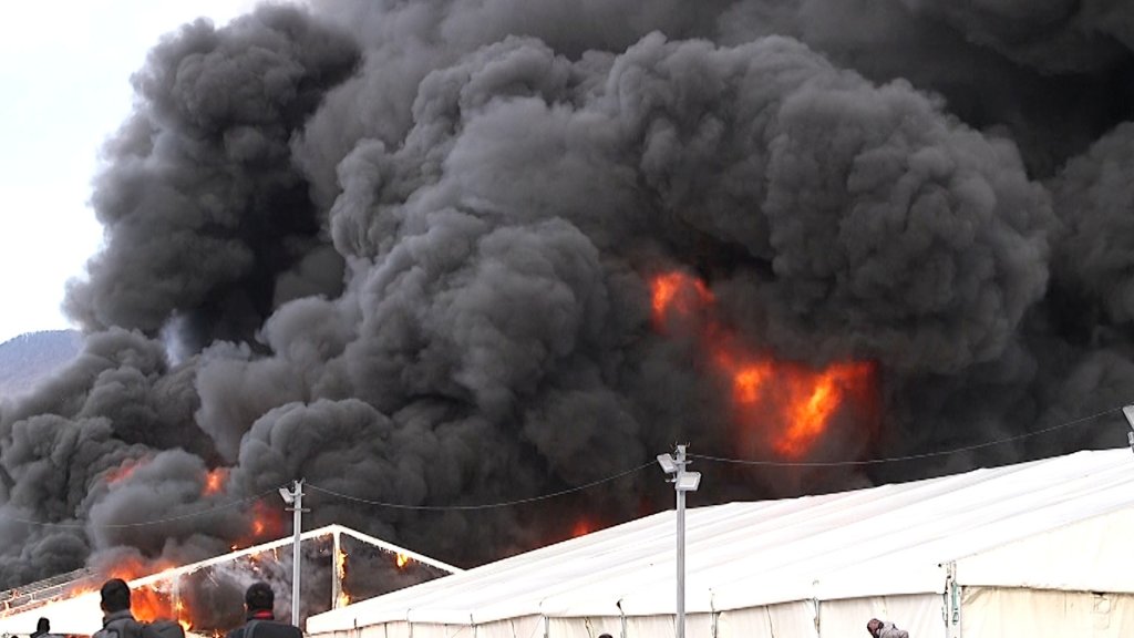 Bosnie : le camp de Lipa ravagé par un incendie, 1 300 migrants à la rue