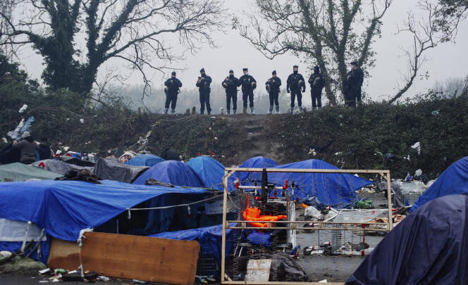 Un campement de près d’un millier de migrants démantelé à Grande-Synthe