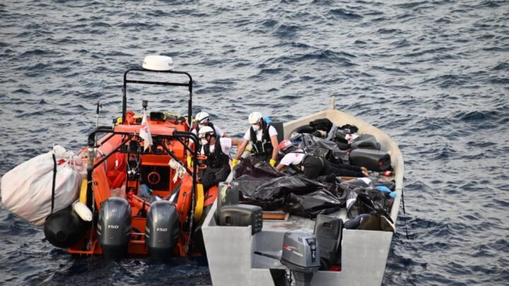 Mer Méditerranée : le Geo Barents secourt 189 personnes et retrouve 10 cadavres dans une embarcation