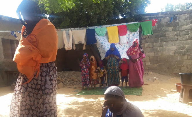 Au Sénégal, les femmes d’émigrés « modou-modou » se démènent pour faire face à la solitude