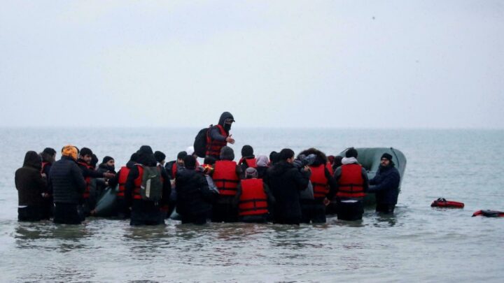 Manche : 1 295 personnes atteignent le Royaume-Uni en une seule journée, un nouveau record