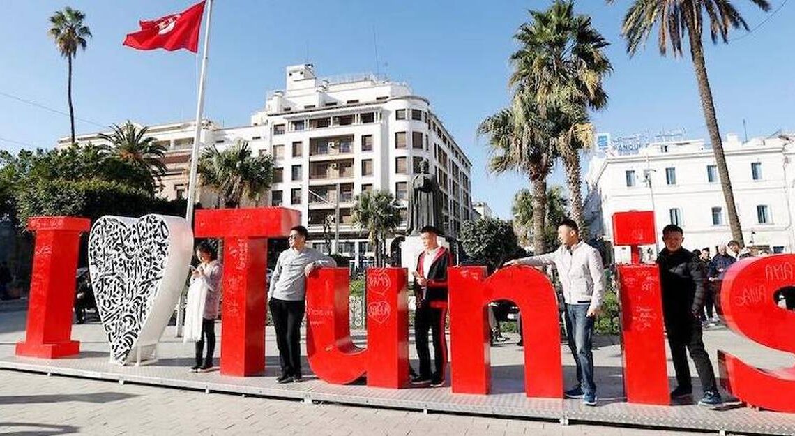 En Tunisie, la migration devient un projet familial