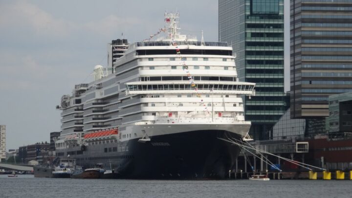 Pays-Bas : au moins 1 000 migrants vont être logés sur un bateau de croisière à Amsterdam