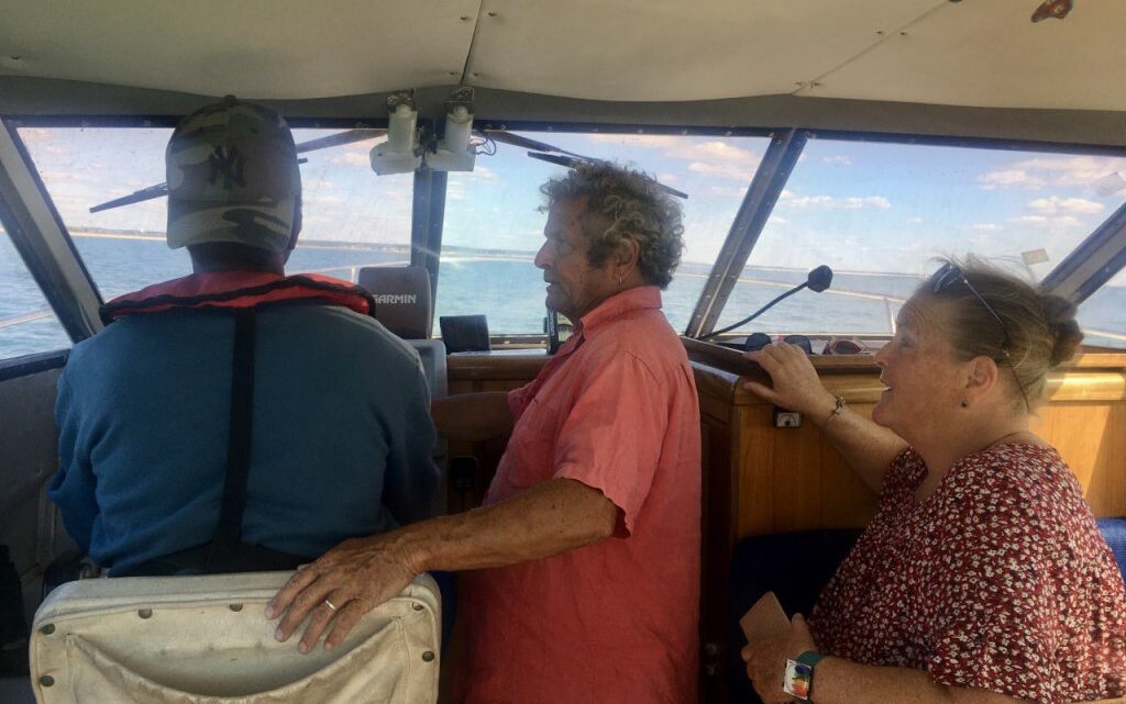 « Je suis venu combattre ma peur » : en Bretagne, des sorties en bateau pour les jeunes migrants traumatisés par la mer